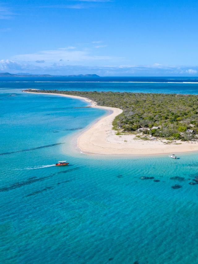 Tenia Island, Boulouparis