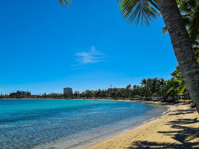 Plage de l'Anse Vata à Nouméa en Nouvelle-Calédonie.
