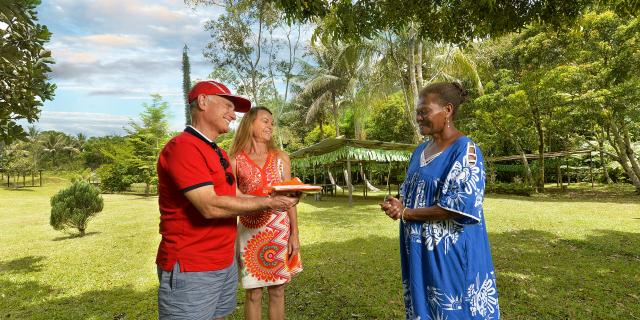Customary welcome at Chez Hélène in the Tchamba tribe, Ponérihouen.