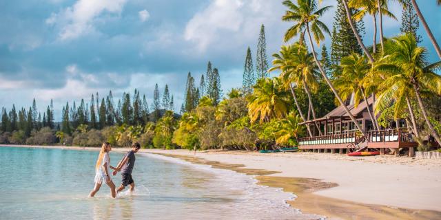Kuto Bay beach and restaurant at the Kou-Bugny hotel on Île des PIns, New Caledonia.