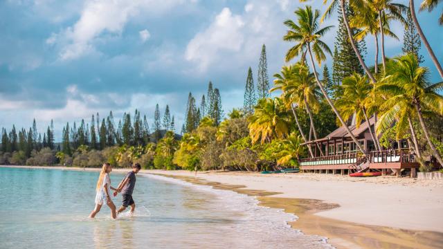 Kuto Bay beach and restaurant at the Kou-Bugny hotel on Île des PIns, New Caledonia.