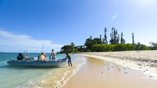 Plage de L'îlot Tibarama située à Poindimié sur la côte Est de la Nouvelle-Calédonie.