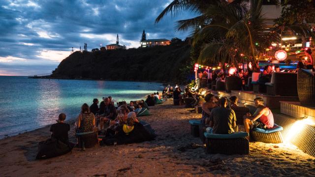 Evenings with friends at the MV Lounge on Baie des Citrons in Nouméa, New Caledonia.