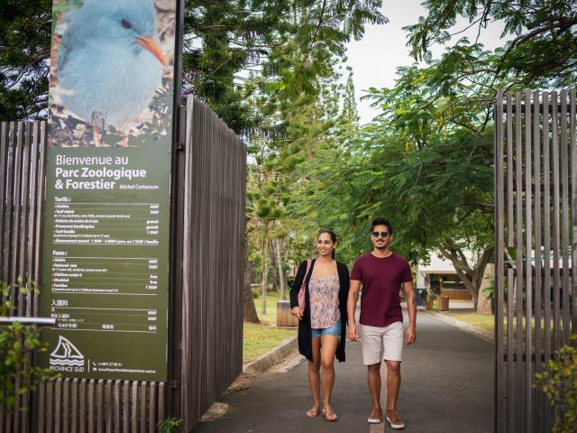 Visite du Parc Zoologique et Forestier de Nouméa, en Nouvelle-Calédonie.