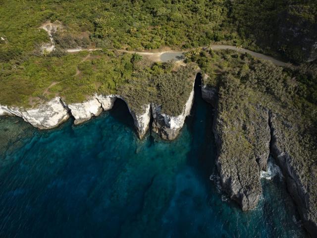 Le Saut du Guerrier, un lieu de légende de l'île de Maré en Nouvelle-Calédonie.