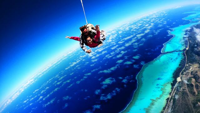 Skydiving in Bourail