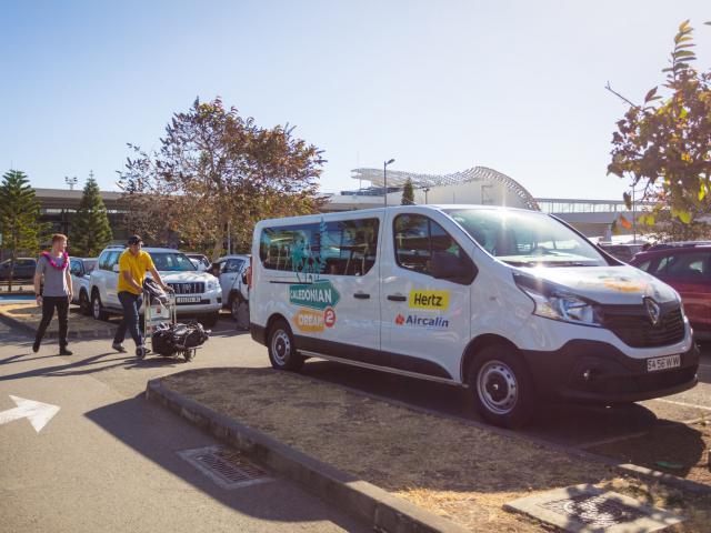 Une navette à l'aéroport de Nouméa La Tontouta en Nouvelle-Calédonie.