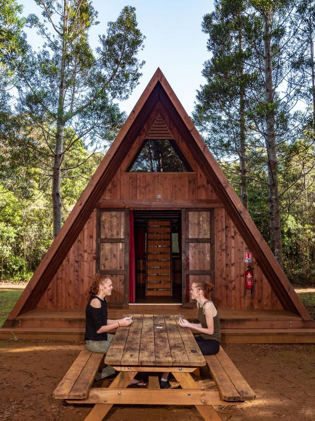 Le Camp des Kaoris à l'entrée du Parc Provincial de la Rivière Bleue à Yaté.