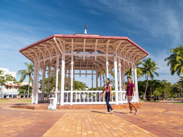 Kiosque à musique Place des Cocotiers à Nouméa