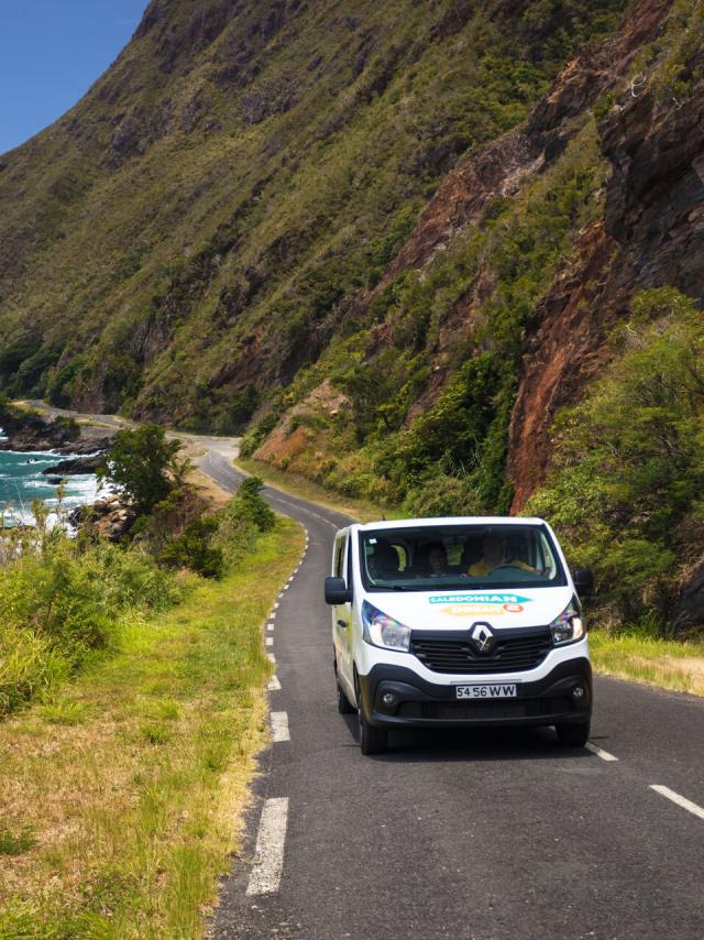 Road trip sur la route de la Corniche à Hienghène, en Nouvelle-Calédonie.
