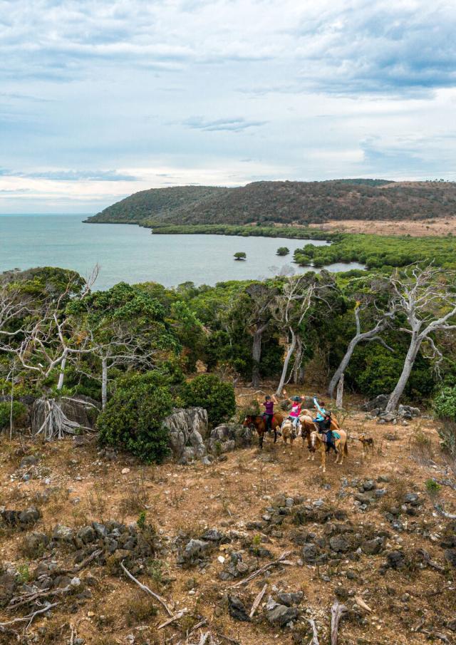 Horseback ride to the lagoon at Moindou