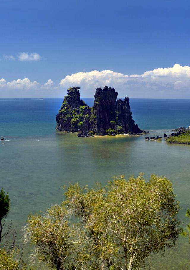 La Poule Couveuse de Hienghène