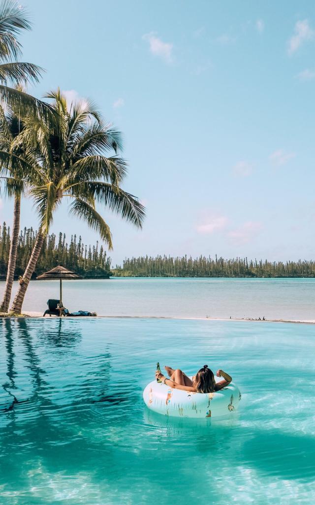 ル・メリディアン・イル・デ・パンのプールでリラックス