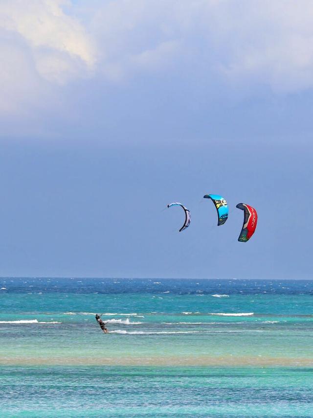 Kitesurfing on the Bourail lagoon