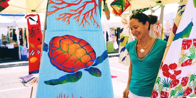 Local crafts at the Nouméa market