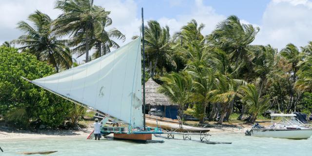 Traditional pirogue on Île des Pins