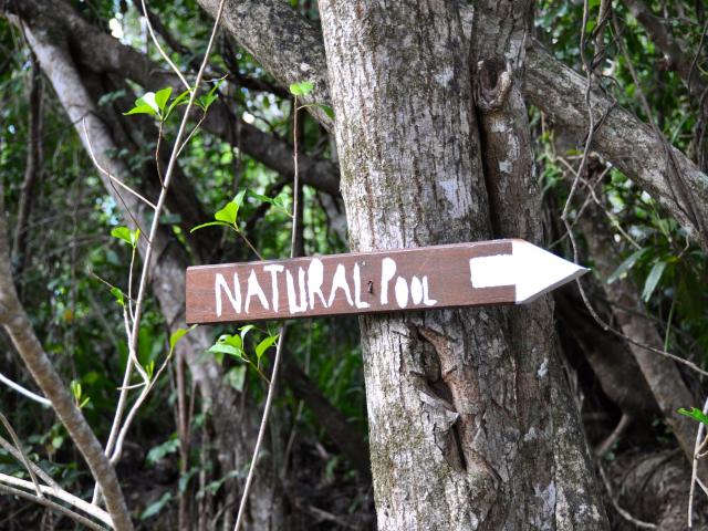 Natural pool trail, Île des Pins