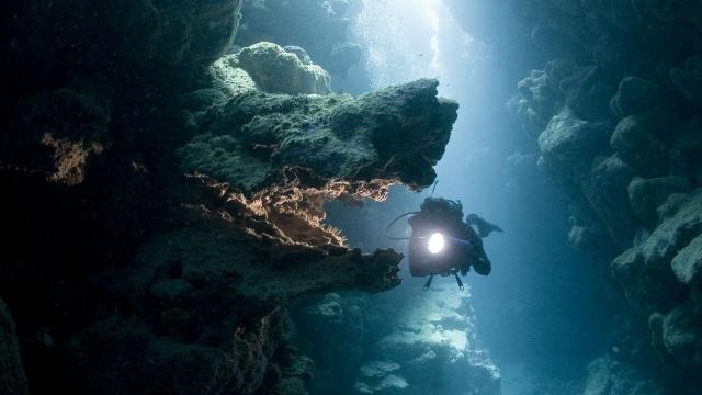 Scuba diving in Hienghène