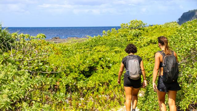 Hiking on the coast of the Shabadran Terraces, Maré