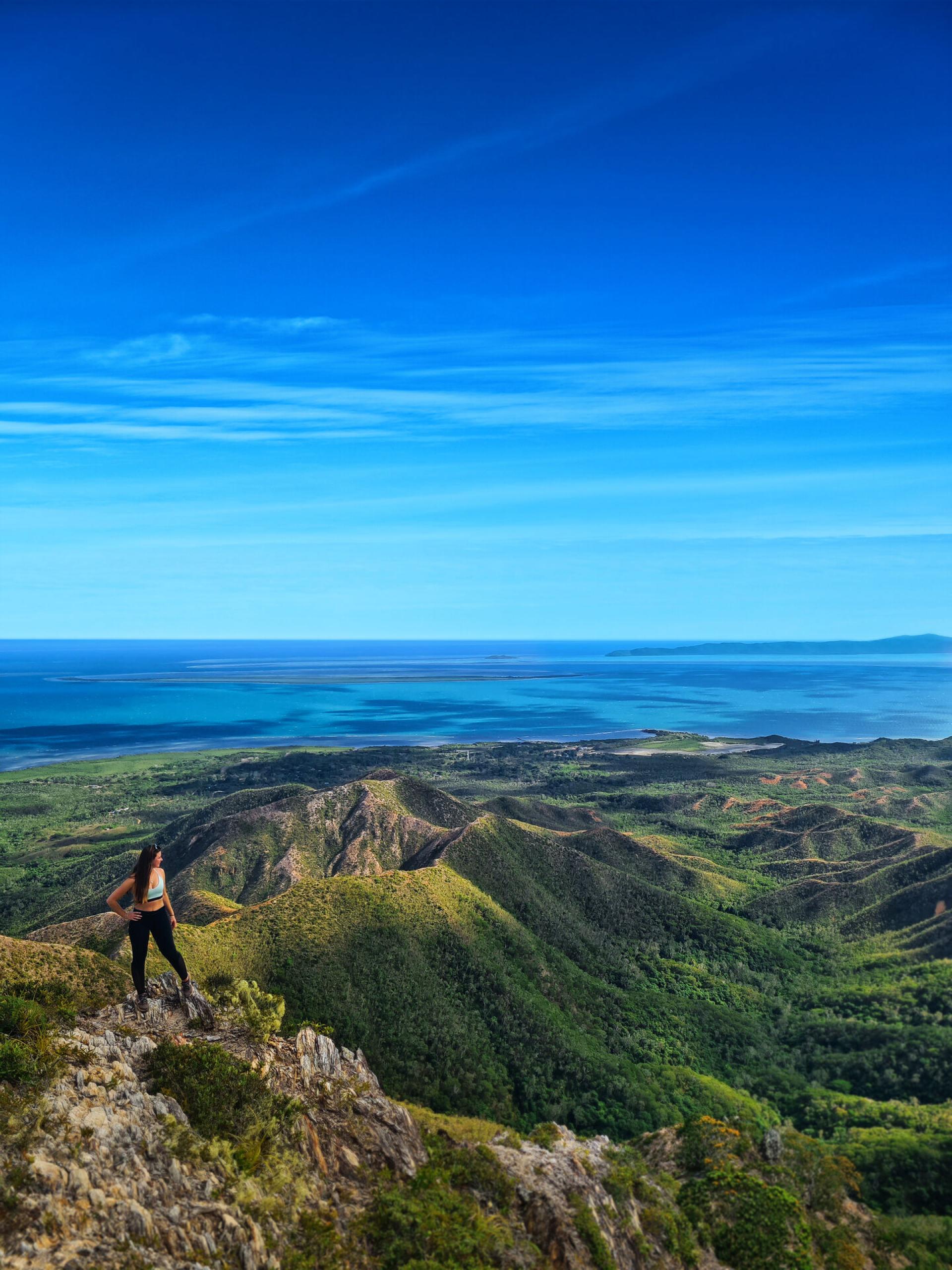 Randonnée dans les montagnes à Poum