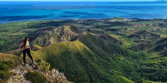 Hiking in the mountains in Poum