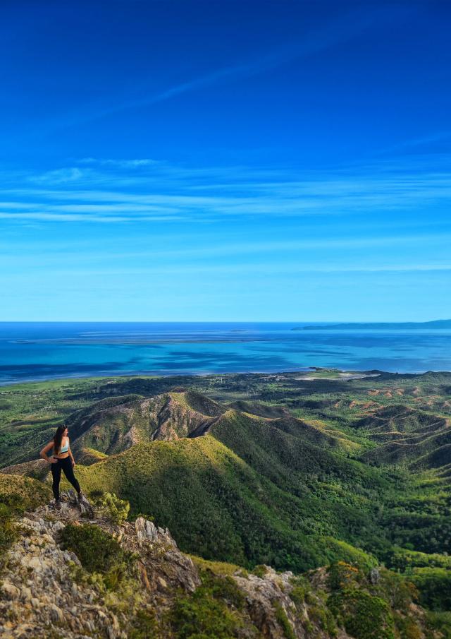 Randonnée dans les montagnes à Poum