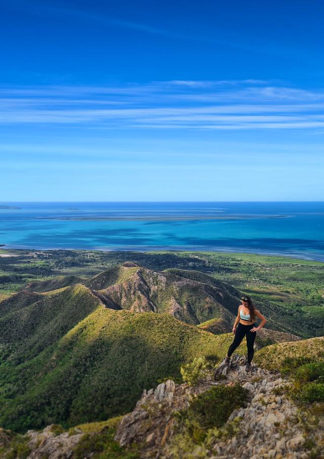 Hiking in the mountains in Poum