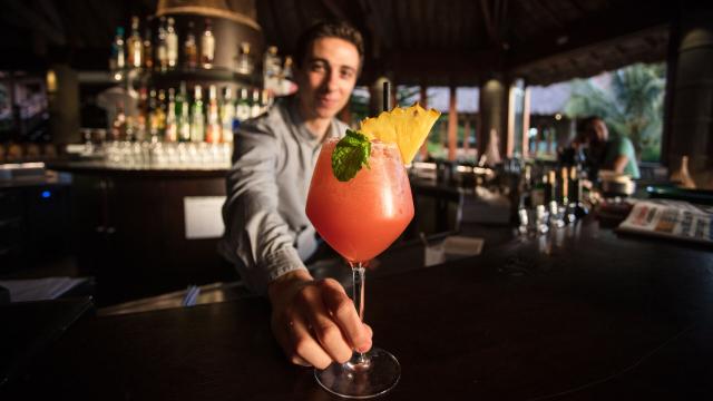 Bar of the Sheraton Deva hotel in Bourail
