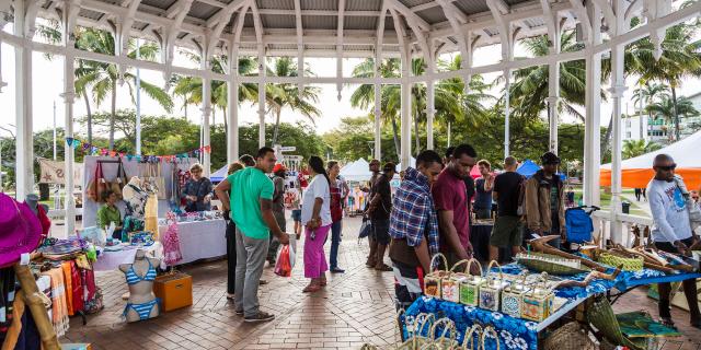 Place des Cocotiers market, Nouméa