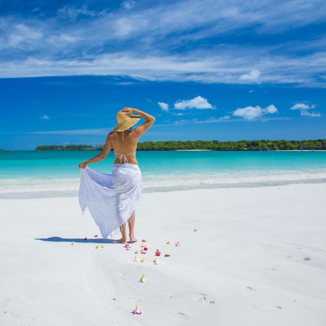 Se prélasser sur la plage de sable blanc de Kuto à l'Île des Pins