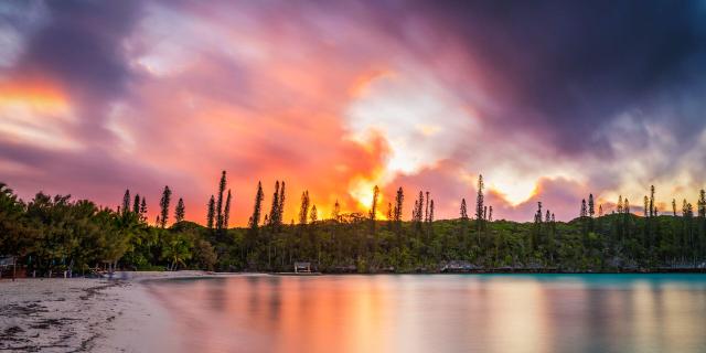 Sunset in Baie d'Oro on Île des Pins