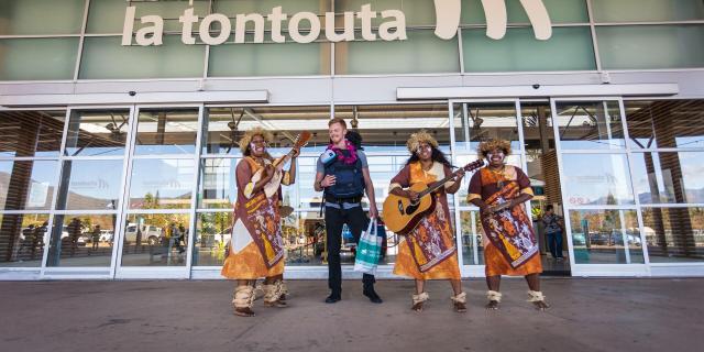 Reception at the international airport of Noumea - La Tontouta