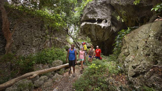 Guided hike in Lifou, Loyalty Islands