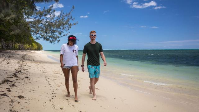 Couple on Poé beach, Bourail