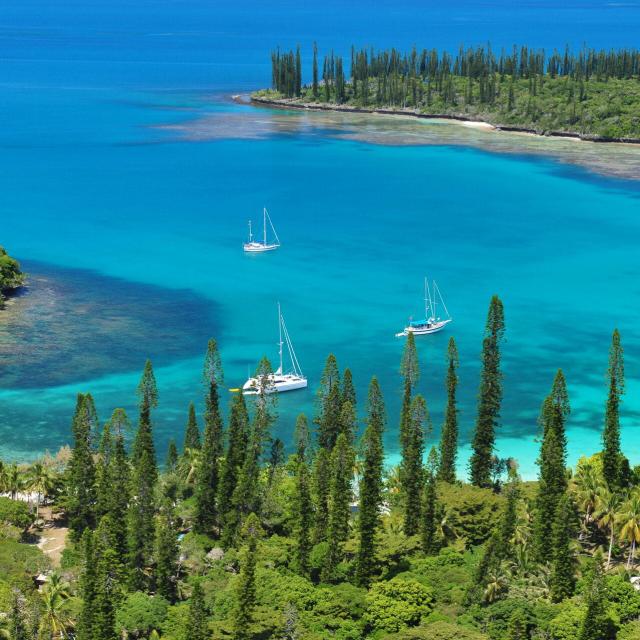 Bateaux au mouillage à l'Île des Pins
