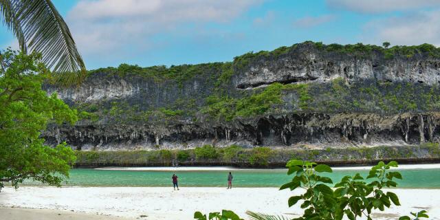 Lékiny cliffs in Ouvéa