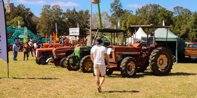Foire De Bourail Anaelle Chretien Steven Lequertier 2033 08 153