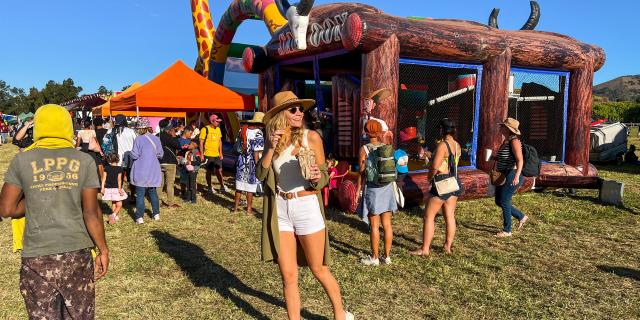 Foire De Bourail Anaelle Chretien Steven Lequertier 2033 08 157