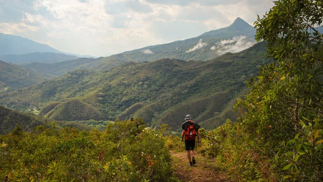 Parcourir les sentiers de Grande Randonnée dans le Nord de la Nouvelle-Calédonie