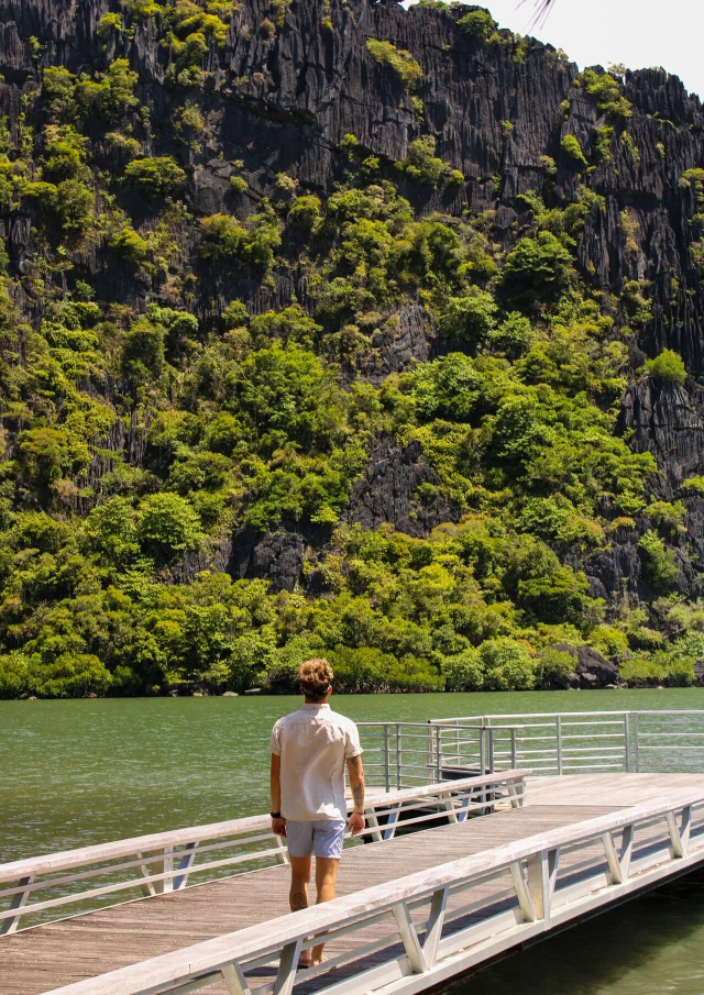 Falaises De Linderalique Anaelle Chretien Steven Lequertier 2033 12 075