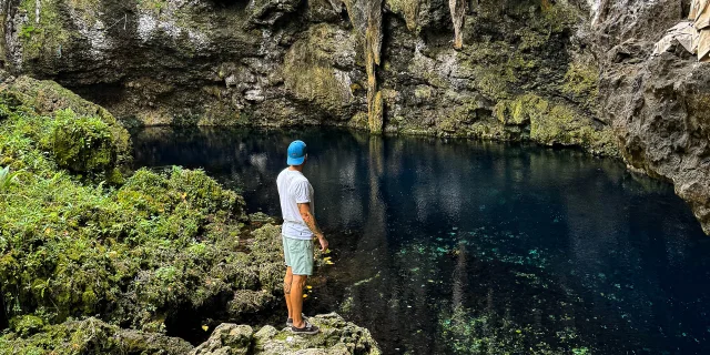 Pethoen Cave in Maré