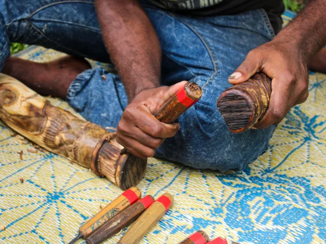 Wood Sculpting Workshop in Maré