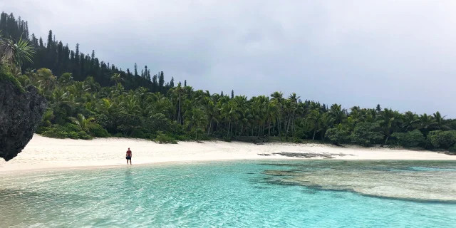 Shabadran beach, Maré island